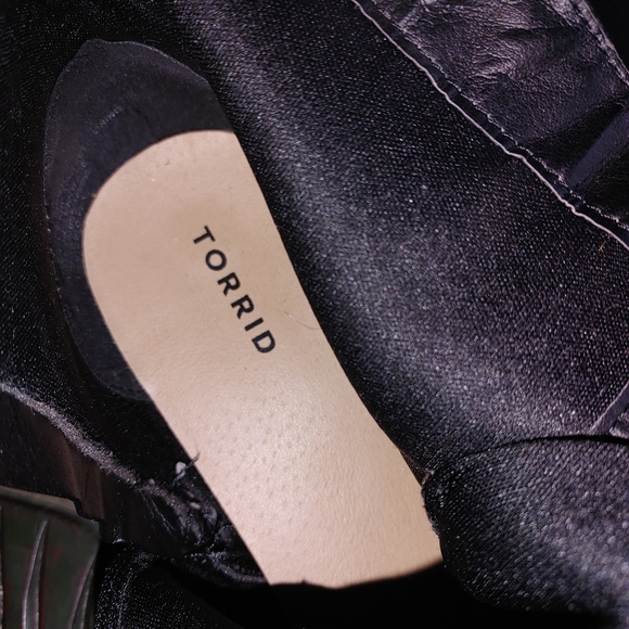 Torrid size 9 Black Buckle Boots w/flat heel - Picture 6 of 6